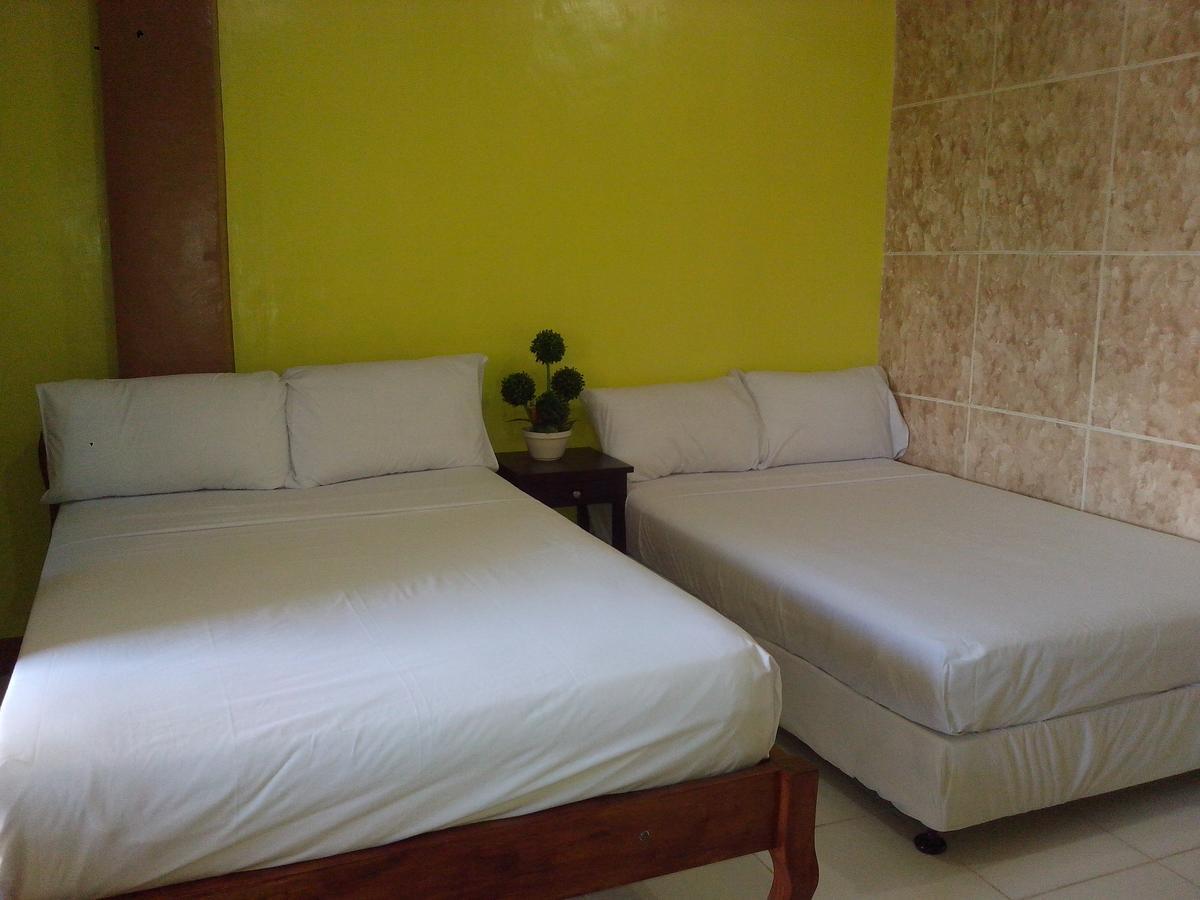 קאטיקלן Centillo Travellers Inn מראה חיצוני תמונה