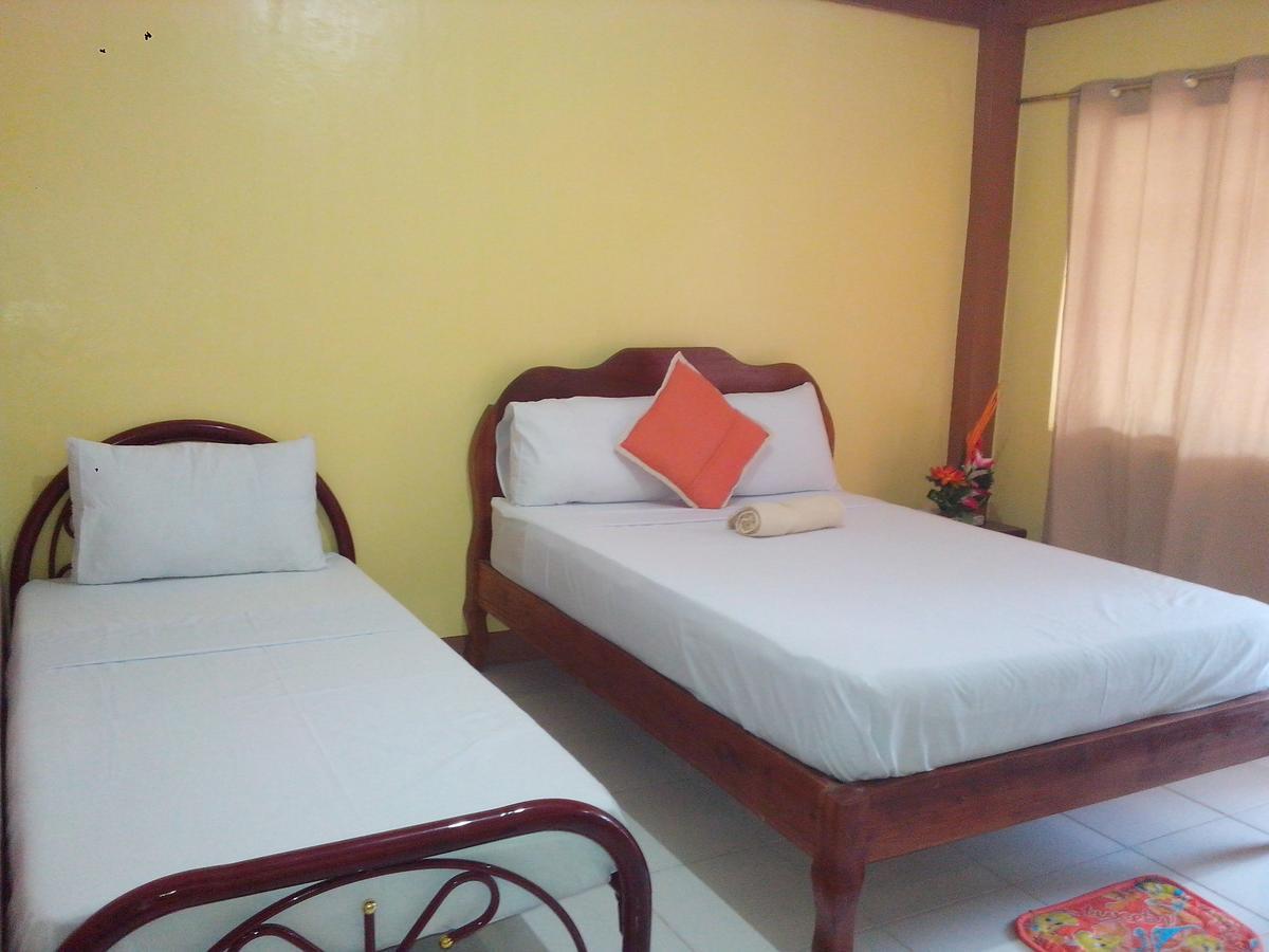 קאטיקלן Centillo Travellers Inn מראה חיצוני תמונה